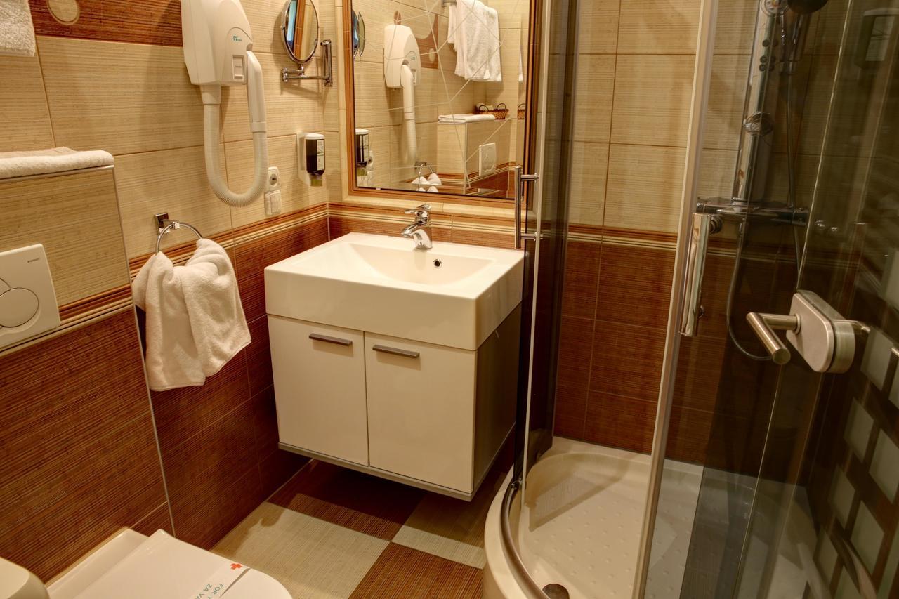 Hotel Gorenje Pristina Extérieur photo