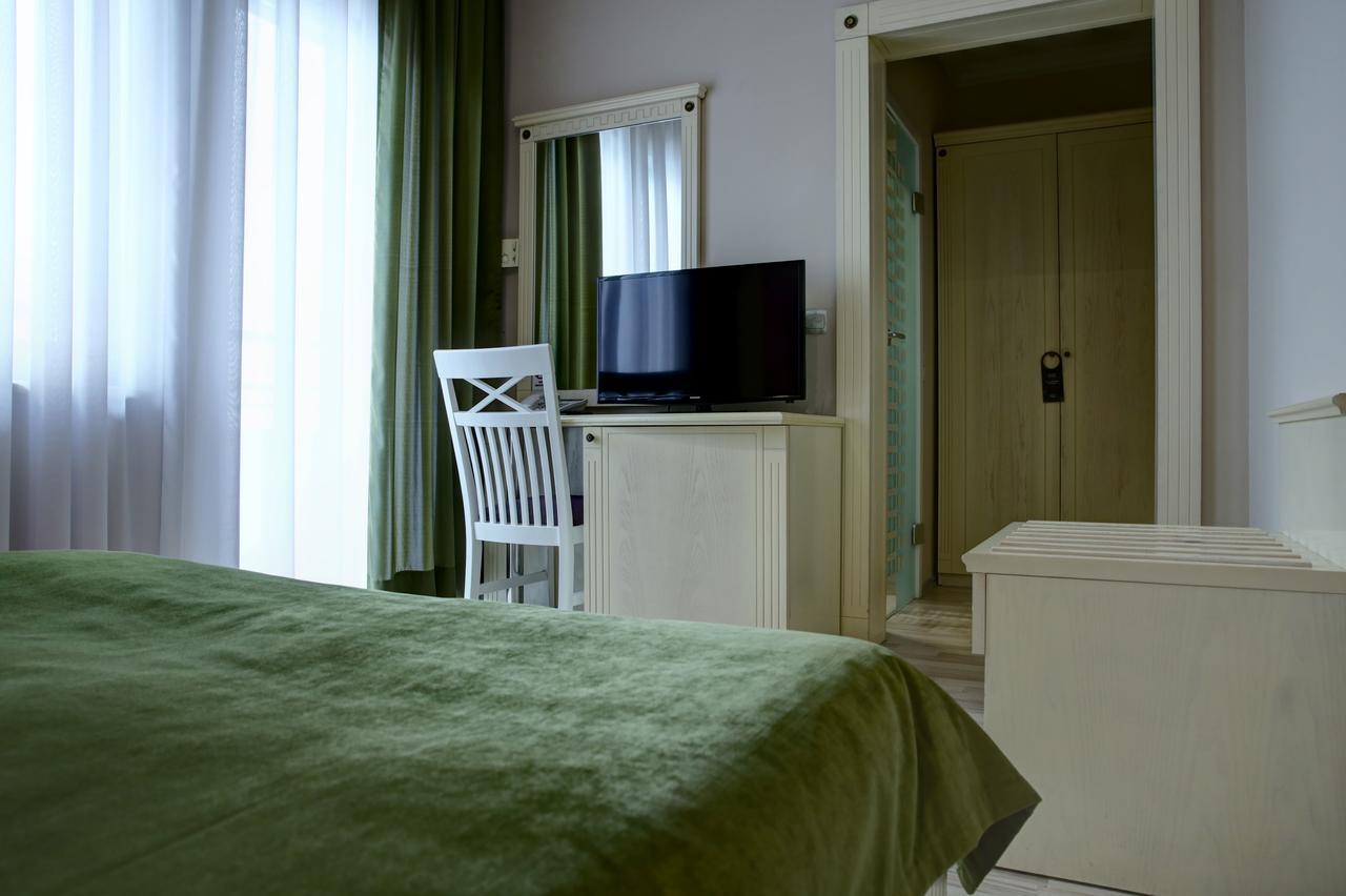 Hotel Gorenje Pristina Extérieur photo