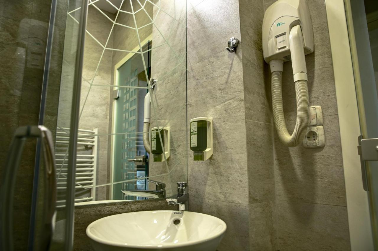 Hotel Gorenje Pristina Extérieur photo